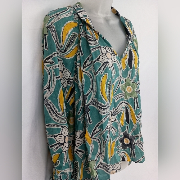 2/$30 CHRISTIAN SIRIANO Sunny Days Teal Floral Blouse(#1,251)‎ - Picture 5 of 7